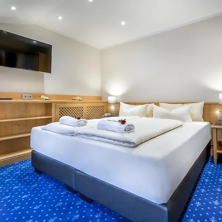 Alpenstuben Hotel 3*